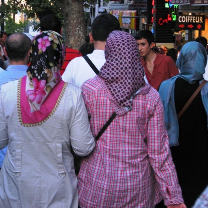 Istanbul donne con velo
