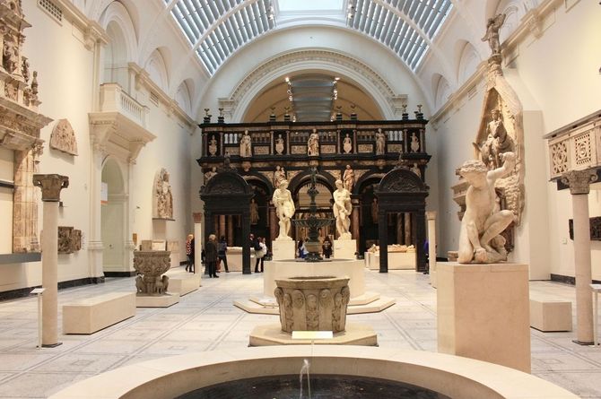 6. V&amp;A London