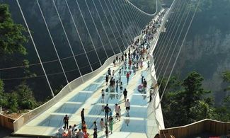 Cina, dopo 13 giorni  chiude il ponte di cristallo