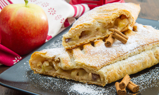 strudel dolce mele cannella