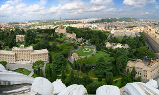 Giardini Vaticani, passeggiata tra natura e misticismo