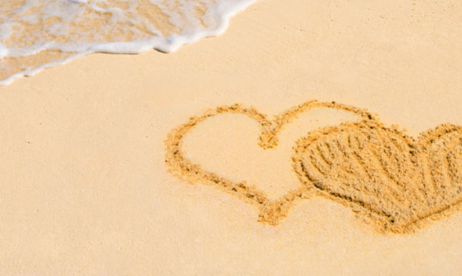 Cuore sulla sabbia