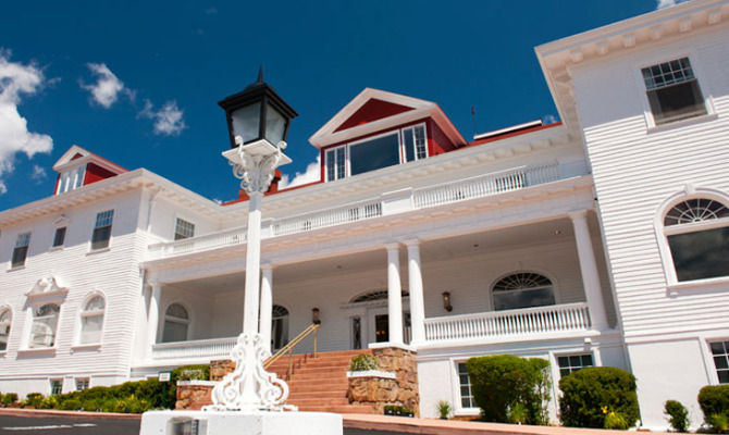 Vista esterna dello Stanley Hotel