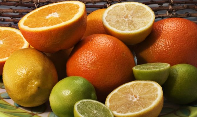 agrumi arance limone mandarini cedro cesto