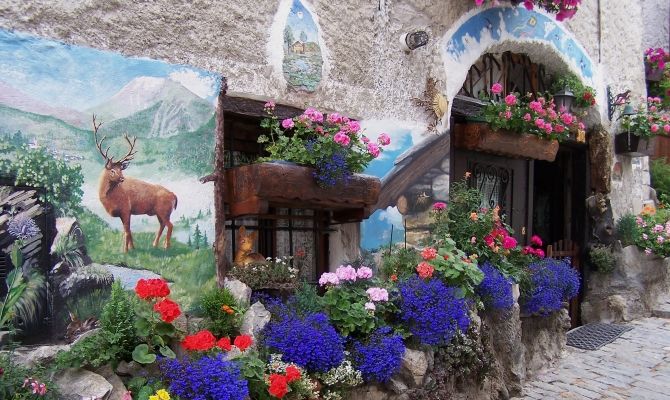 usseaux murales montagna villaggio alpi