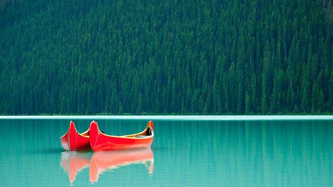 Lake Louise con barche