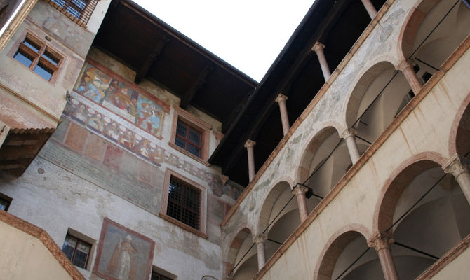 Trento, Castello del Buonconsiglio. Di Giorces (Opera propria) attraverso Wikimedia Commons