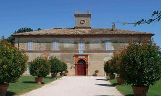 Marche, la splendida location di Villa Il Castellano