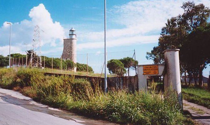 Civitavecchia, zona militare con il Faro
