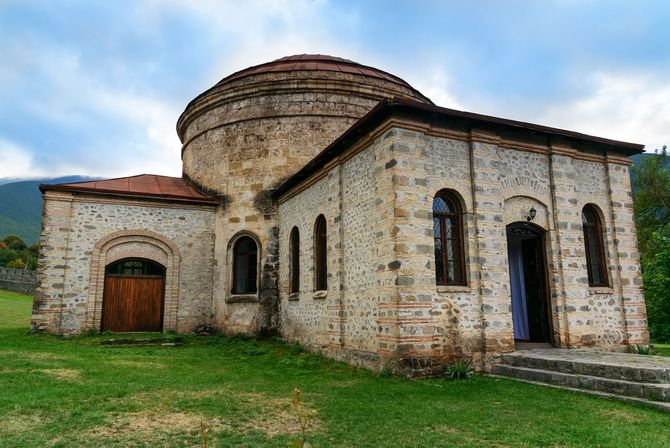 18. Sheki