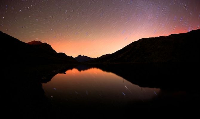 gran paradiso notte lago alpino stelle tramonto montagna