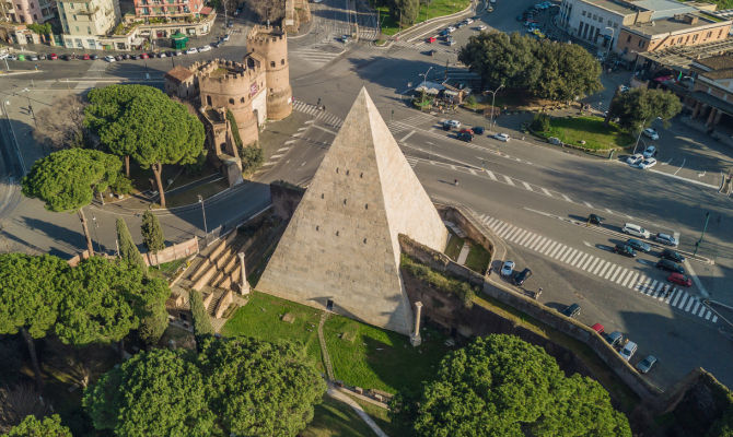 Piramide Cestia