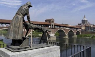 Pavia, cosa sapere sulla statua della lavandaia