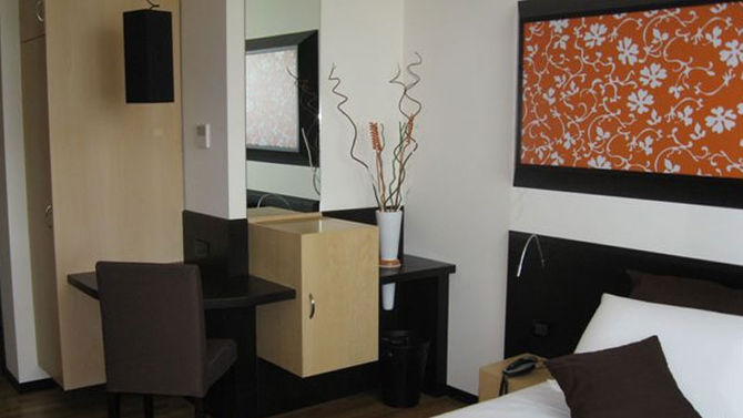 Sanlu Hotel &amp;#45; Serrano
