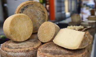 pecorino formaggio di pecora forme pile