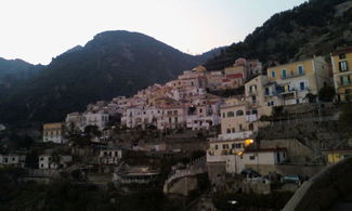 Albori, piccolo gioiello affacciato sul Golfo di Salerno