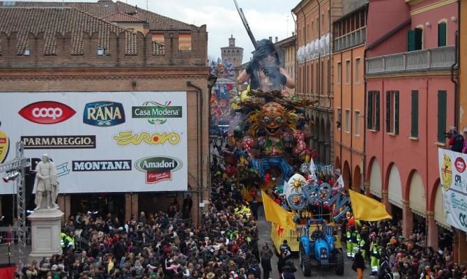 cento carnevale carri allegorici parata sfilata