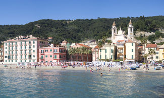 Laigueglia, borgo gioiello per una piacevole fuga romantica