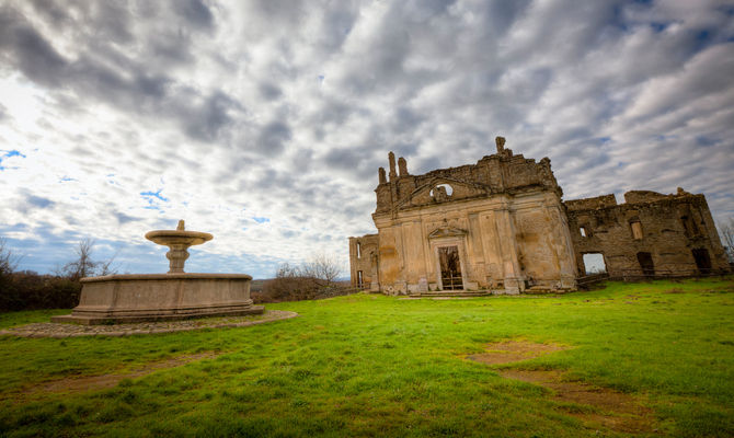 Chiesa di Monterano