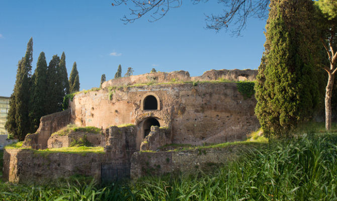 Roma mausoleo