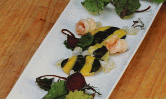Ravioli bianchi e neri di baccalà e gamberi d’acqua salata