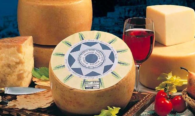 Pecorino Sardo: profumo di Sardegna
