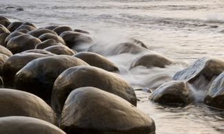 California &#45; Bowling ball beach