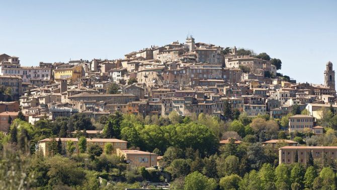 lavorazione artigianale del legno di ulivo a Spello