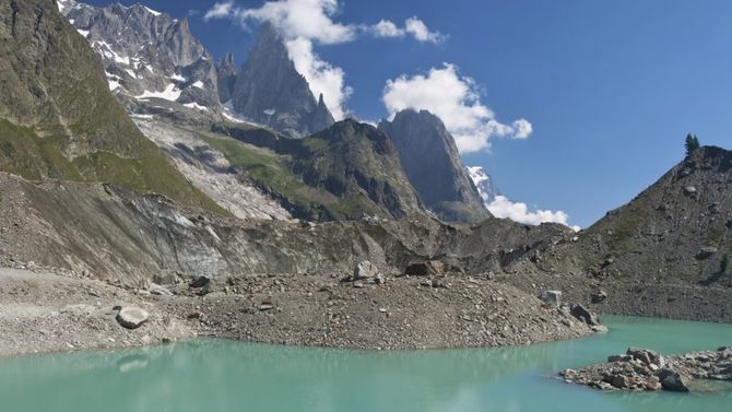 Sabot di legno in Valle di Ayas foto