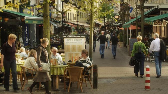 Valkenburg caff&amp;#232; all&amp;#39;aperto