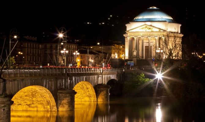 Torino Chiesa della Grande Madre sul Po