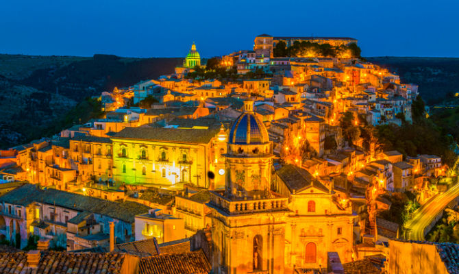 Ragusa di notte