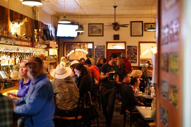 Lander Bar