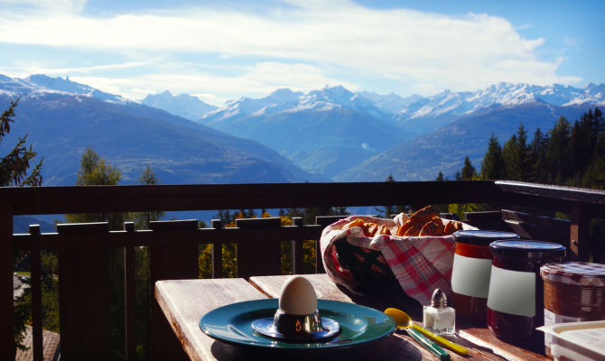 montagna colazione cibo prodotti tipici pasaggi vacanze settimana bianca