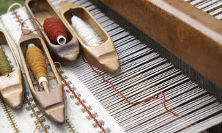 telaio fili tessitura tessuto legno stoffa 