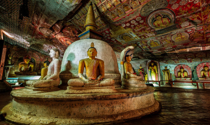 Sri Lanka, statue del Tempio d'Oro di Dambulla