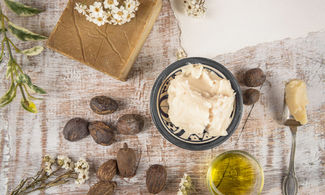 Burro di Karitè e noci con prodotti di Karitè