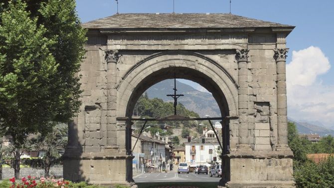 Sabot di legno in Valle di Ayas foto