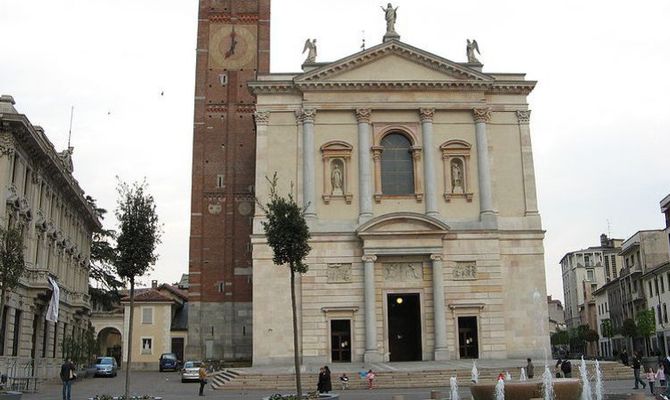 Varese, l'ultimo saluto a Missoni