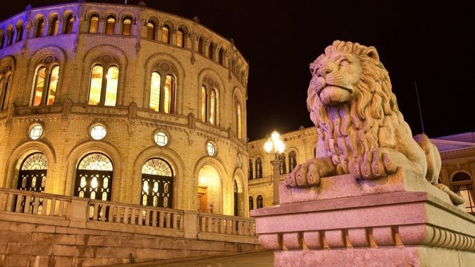 Parlamento di notte