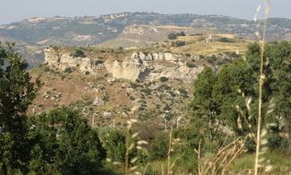 Calabria: antichi frantoi vista mare