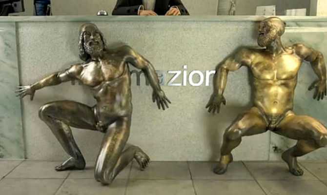 Un'immagine dei Bronzi di Riace contenuta nello spot ideato dalla Regione Calabria per promuovere il turismo