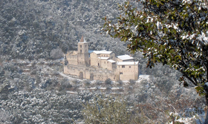 Vista sull'abbazia di San Cassiano dal belvedere di Narni
