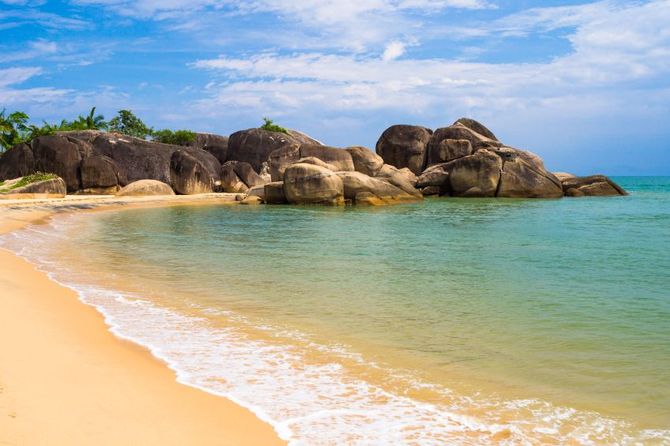 20 Yalong Bay