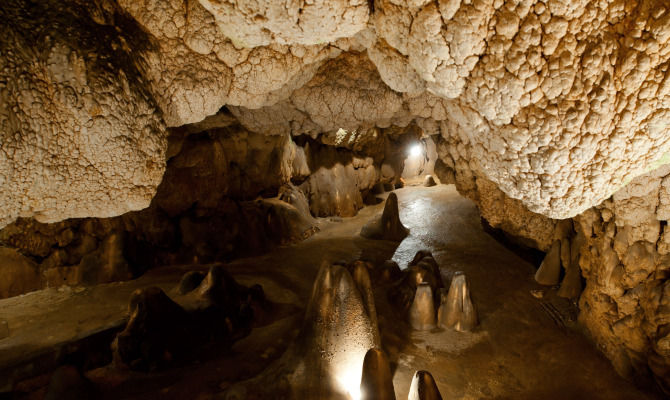 Interno di Grotta Giusti