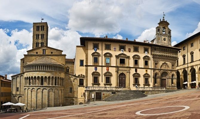 Piazza Grande quadrata ad Arezzo