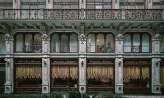 Torino, esterno della caffetteria