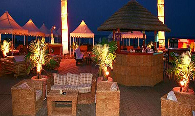 Night bar sul lungomare di Riccione