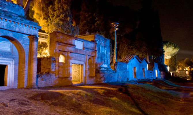 Strada di Pompei antica al chiaro di luna