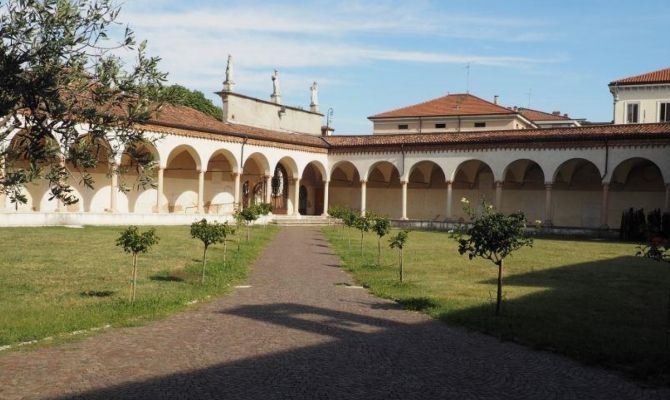 Chiostro del convento